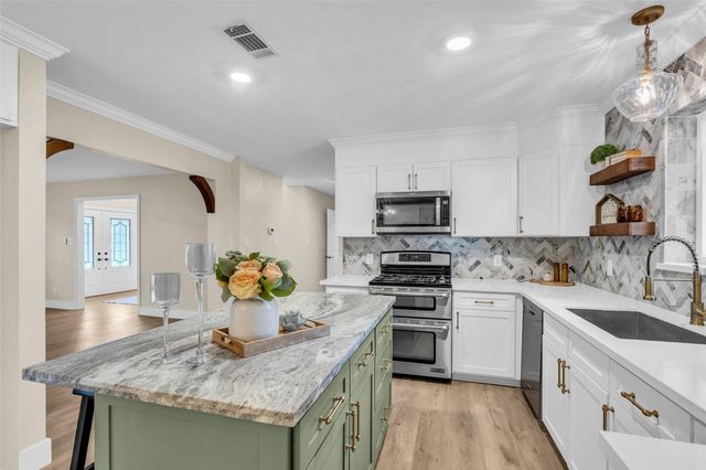 7114 Charred Pine Drive, Magnolia, TX 77354