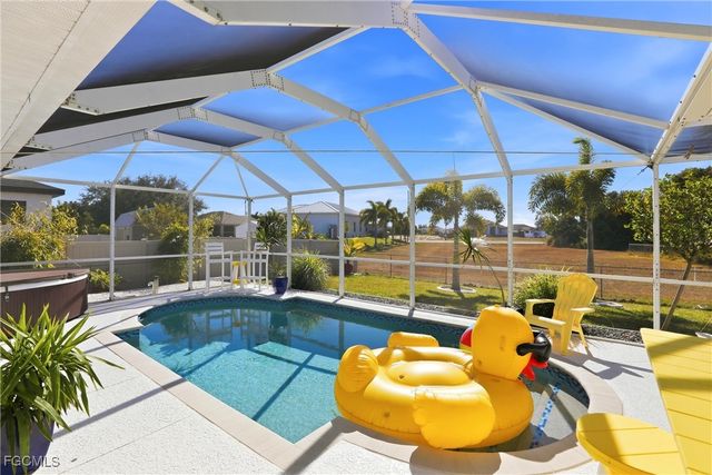 4306 NE 20th PL, Cape Coral, FL 33909