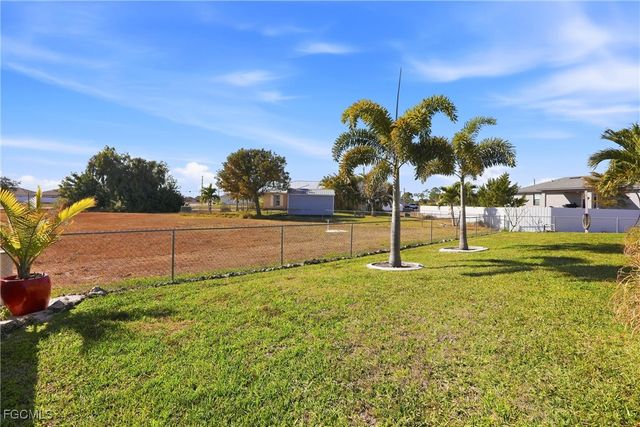 4306 NE 20th PL, Cape Coral, FL 33909