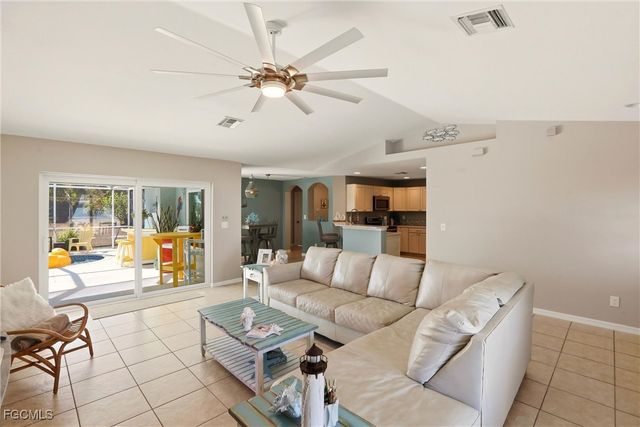 4306 NE 20th PL, Cape Coral, FL 33909