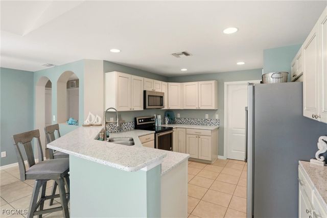 4306 NE 20th PL, Cape Coral, FL 33909