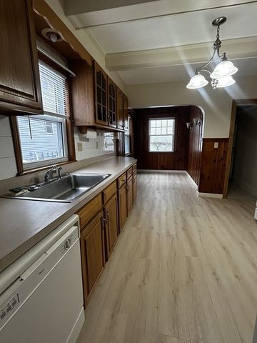 558 Main St 1, Medford, MA 02155