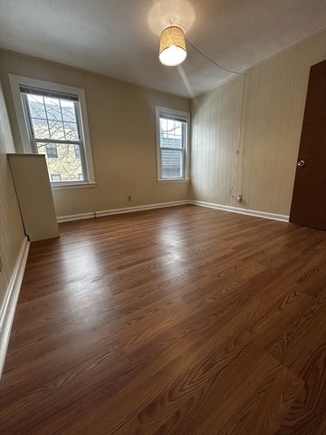 558 Main St 1, Medford, MA 02155