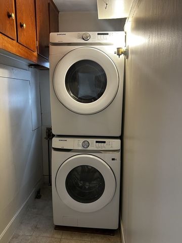 558 Main St 1, Medford, MA 02155