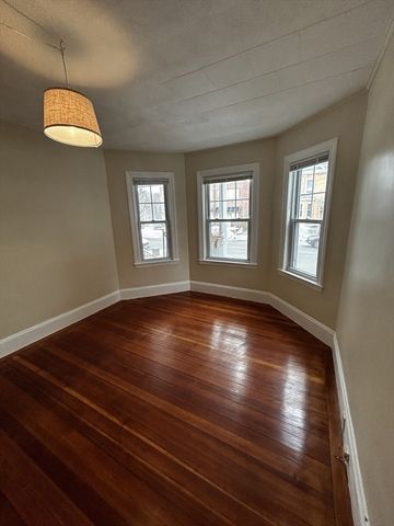 558 Main St 1, Medford, MA 02155