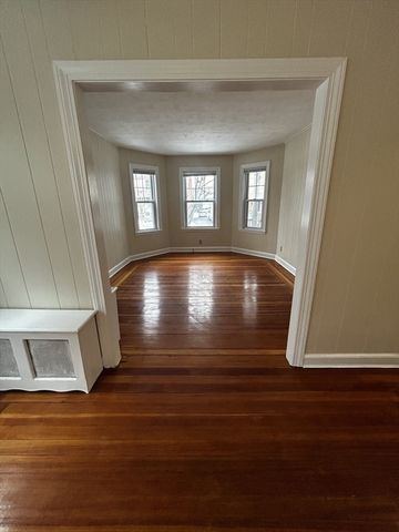 558 Main St 1, Medford, MA 02155