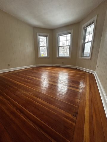 558 Main St 1, Medford, MA 02155