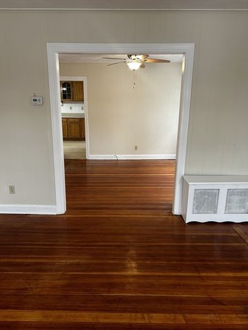 558 Main St 1, Medford, MA 02155