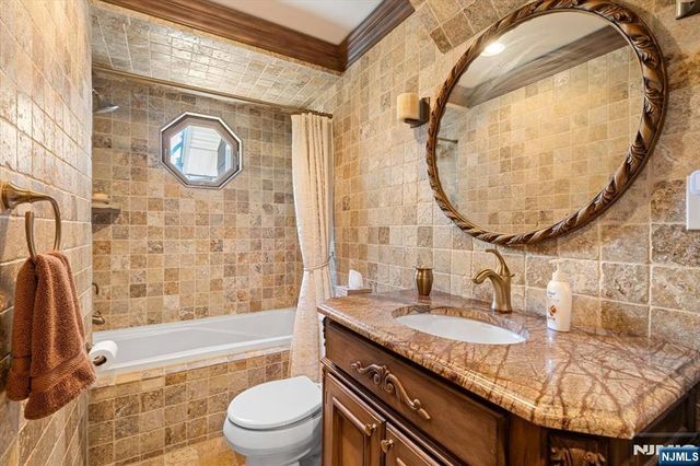 694 Sunset Road, Teaneck, NJ 07666