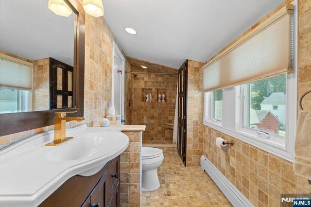 694 Sunset Road, Teaneck, NJ 07666
