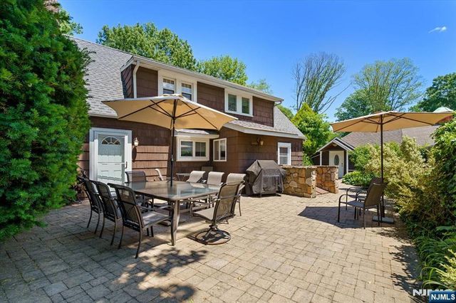 694 Sunset Road, Teaneck, NJ 07666