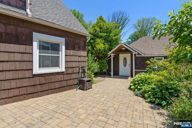694 Sunset Road, Teaneck, NJ 07666