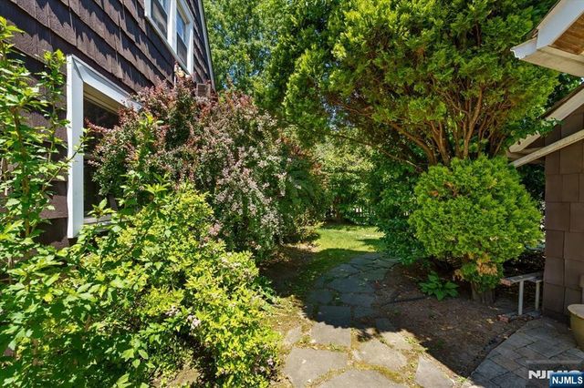 694 Sunset Road, Teaneck, NJ 07666