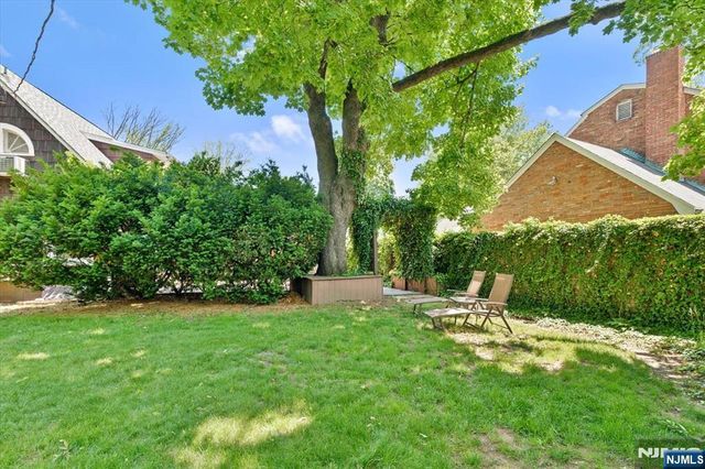 694 Sunset Road, Teaneck, NJ 07666