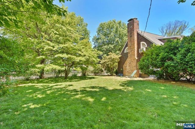 694 Sunset Road, Teaneck, NJ 07666