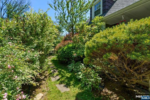 694 Sunset Road, Teaneck, NJ 07666