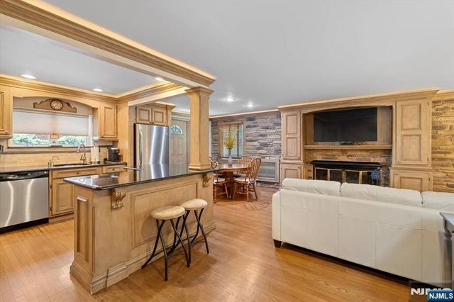 694 Sunset Road, Teaneck, NJ 07666