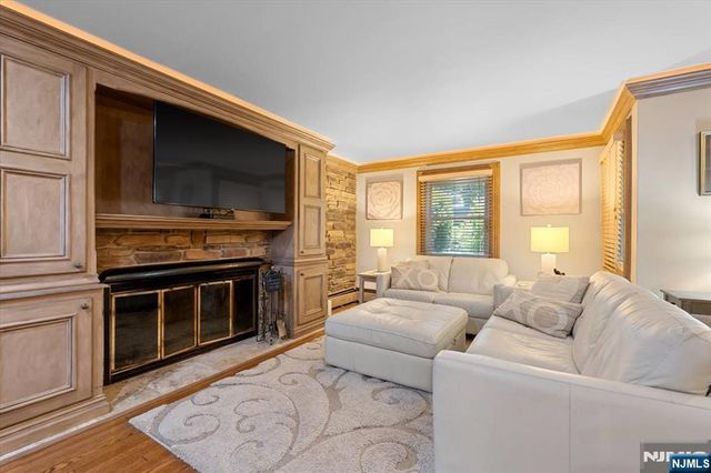 694 Sunset Road, Teaneck, NJ 07666