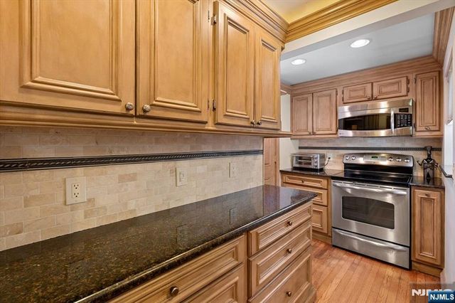 694 Sunset Road, Teaneck, NJ 07666