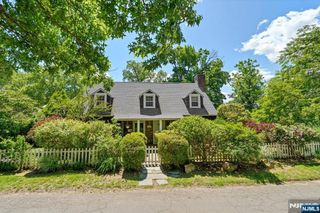 694 Sunset Road, Teaneck, NJ 07666