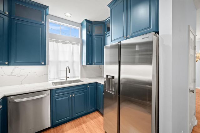 4431 Castle Court, Houston, TX 77006