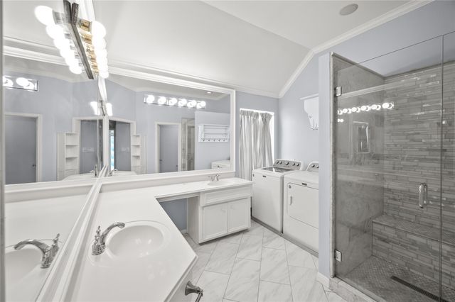 4431 Castle Court, Houston, TX 77006