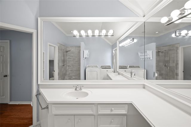 4431 Castle Court, Houston, TX 77006