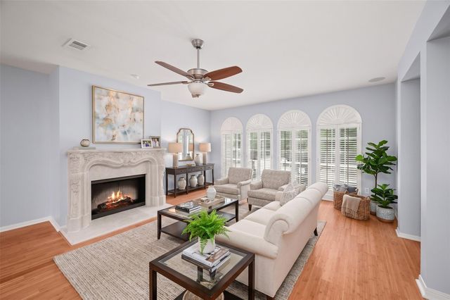 4431 Castle Court, Houston, TX 77006