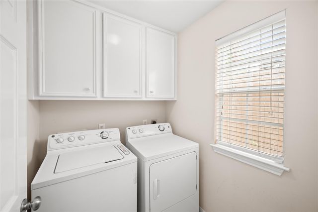 4431 Castle Court, Houston, TX 77006