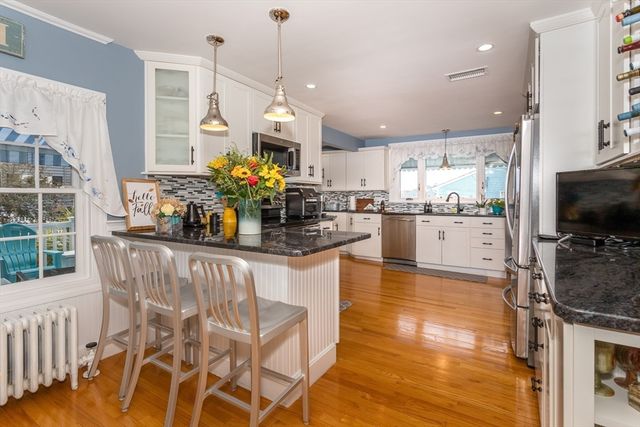 43 Parke Ave, Quincy, MA 02171
