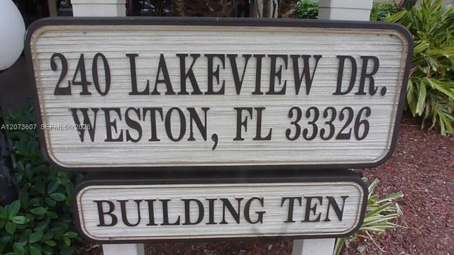240 Lakeview Drive 109, Weston, FL 33326