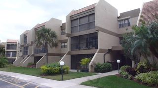 240 Lakeview Drive 109, Weston, FL 33326