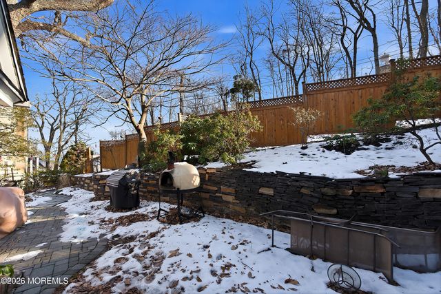28 Twinlights Terrace, Highlands, NJ 07732