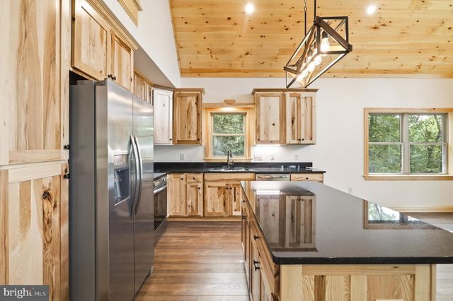 45 LINCOLN TRAIL, Berkeley Springs, WV 25411