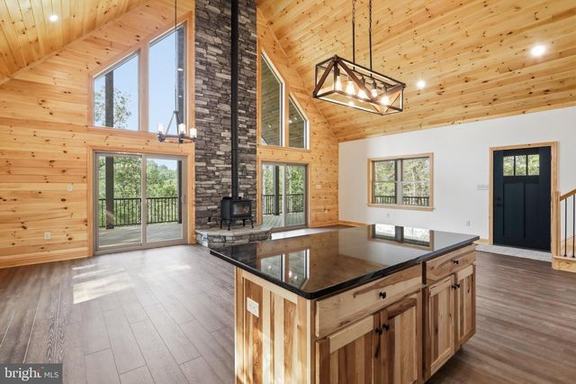 45 LINCOLN TRAIL, Berkeley Springs, WV 25411