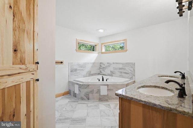 45 LINCOLN TRAIL, Berkeley Springs, WV 25411
