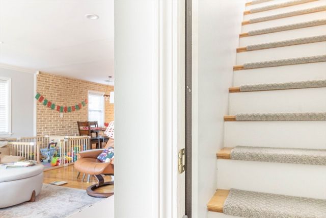 221 Neponset Ave 2, Boston, MA 02122