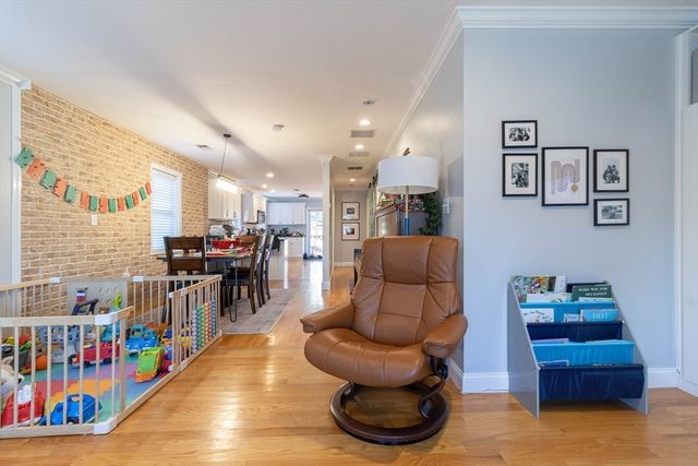 221 Neponset Ave 2, Boston, MA 02122