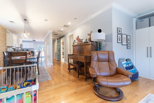 221 Neponset Ave 2, Boston, MA 02122