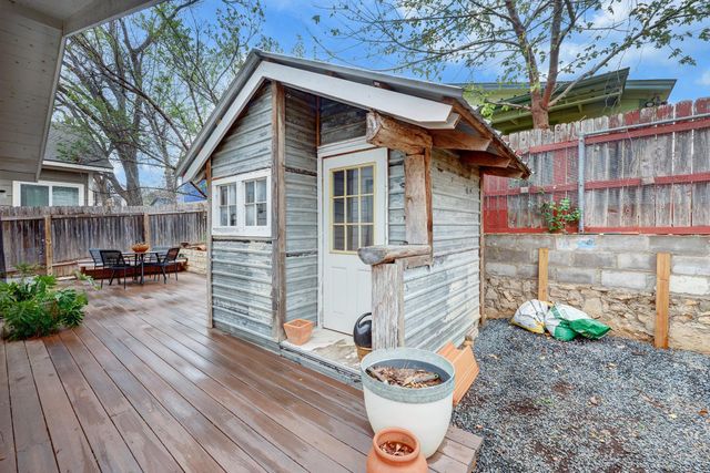 2306 Santa Maria ST, Austin, TX 78702