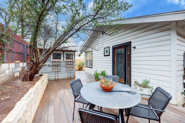 2306 Santa Maria ST, Austin, TX 78702