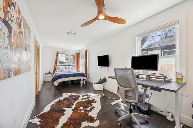 2306 Santa Maria ST, Austin, TX 78702