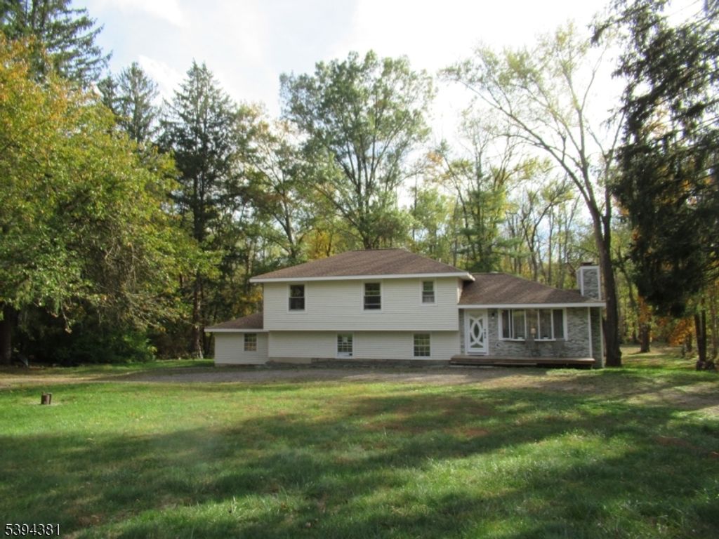 192 Bryans Rd, Washington Twp., NJ 08827