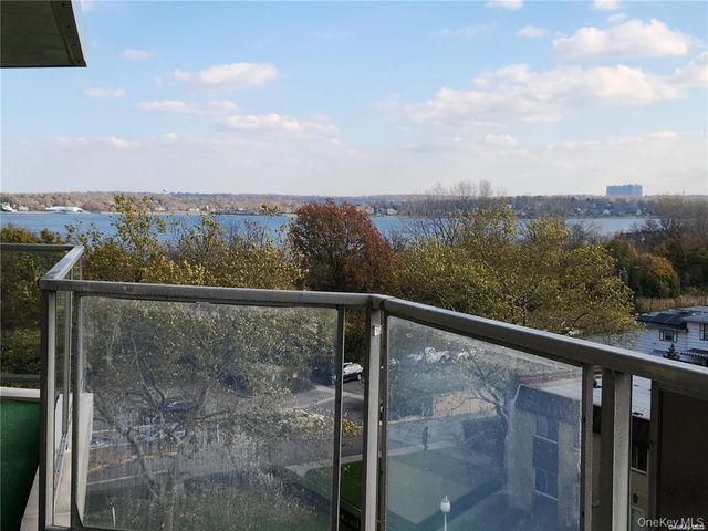 18-15 215th Street 5N, Bayside, NY 11360