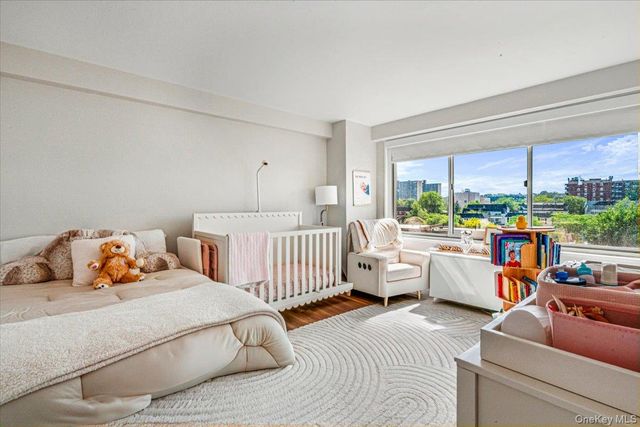 18-15 215th Street 5N, Bayside, NY 11360