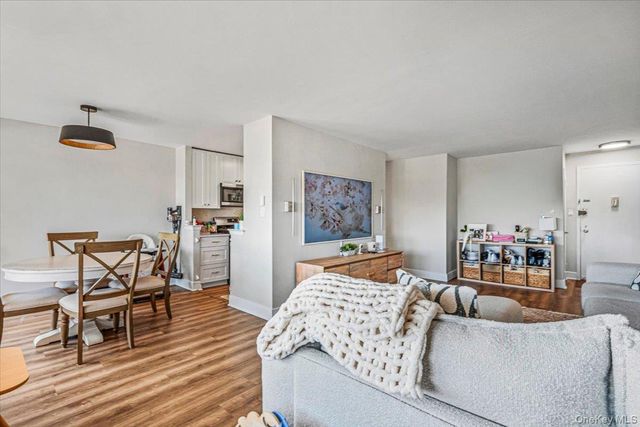 18-15 215th Street 5N, Bayside, NY 11360