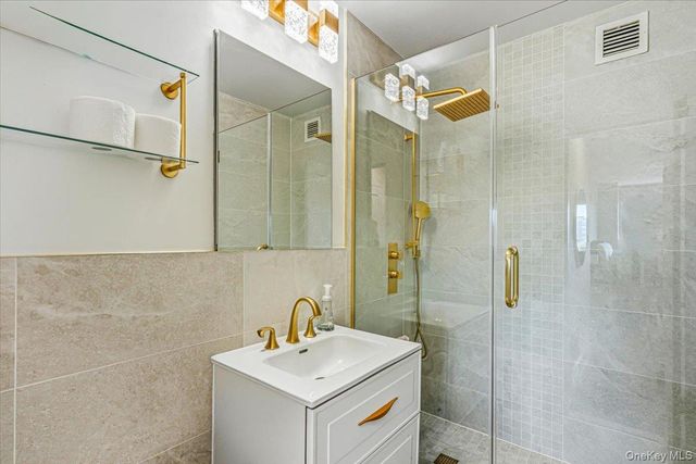 18-15 215th Street 5N, Bayside, NY 11360