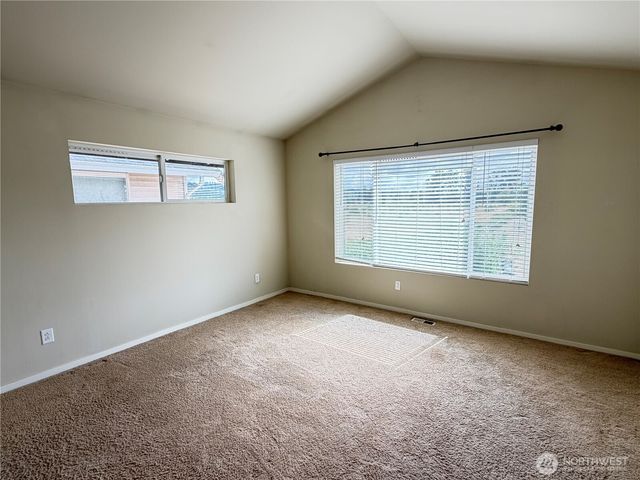 990 42nd Court NE, Auburn, WA 98002