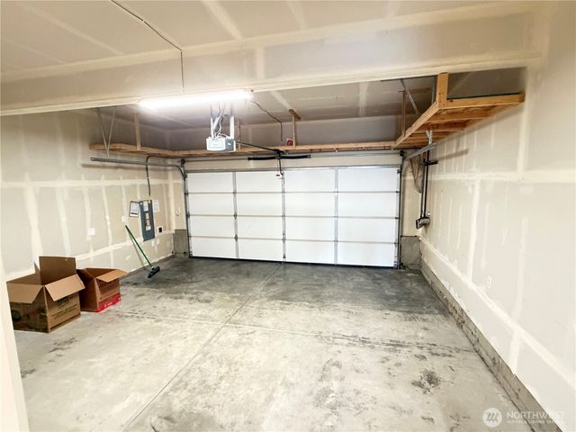 990 42nd Court NE, Auburn, WA 98002