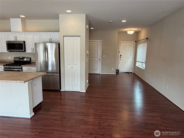 990 42nd Court NE, Auburn, WA 98002